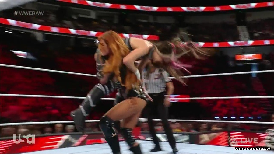 WWE_Monday_Night_Raw_2023_01_02_720p_HDTV_x264-NWCHD_mp4_005507107.jpg