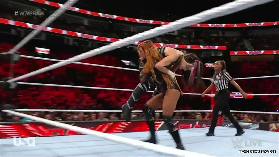 WWE_Monday_Night_Raw_2023_01_02_720p_HDTV_x264-NWCHD_mp4_005507507.jpg