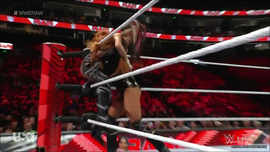 WWE_Monday_Night_Raw_2023_01_02_720p_HDTV_x264-NWCHD_mp4_005508308.jpg
