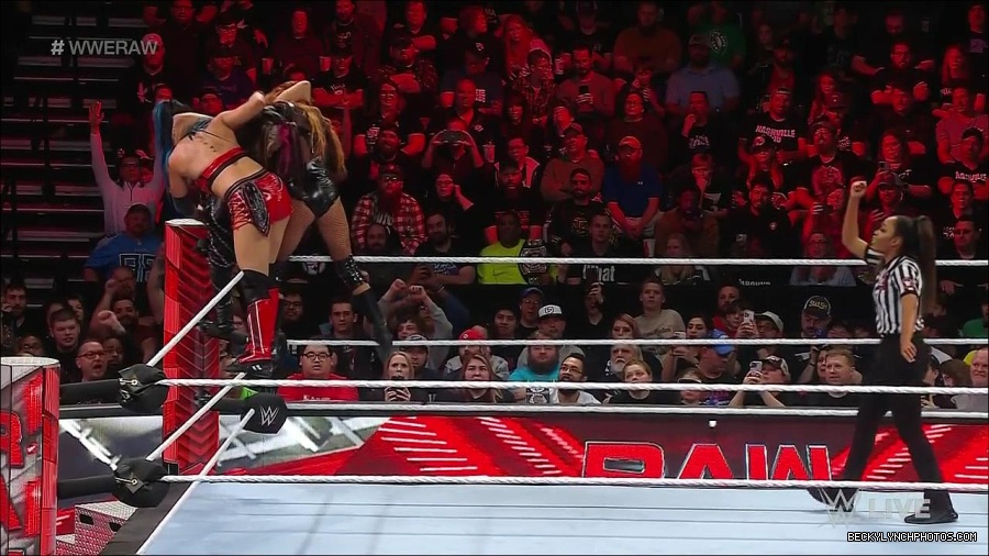 WWE_Monday_Night_Raw_2023_01_02_720p_HDTV_x264-NWCHD_mp4_005524324.jpg