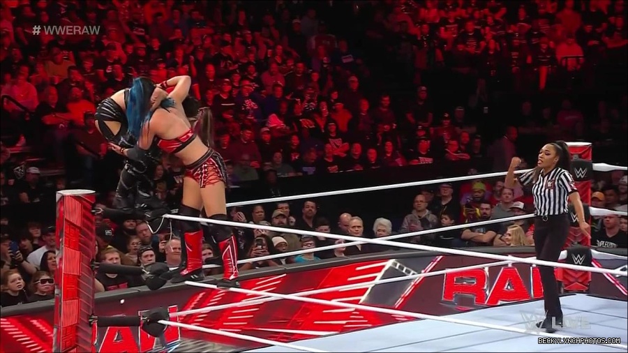 WWE_Monday_Night_Raw_2023_01_02_720p_HDTV_x264-NWCHD_mp4_005525525.jpg