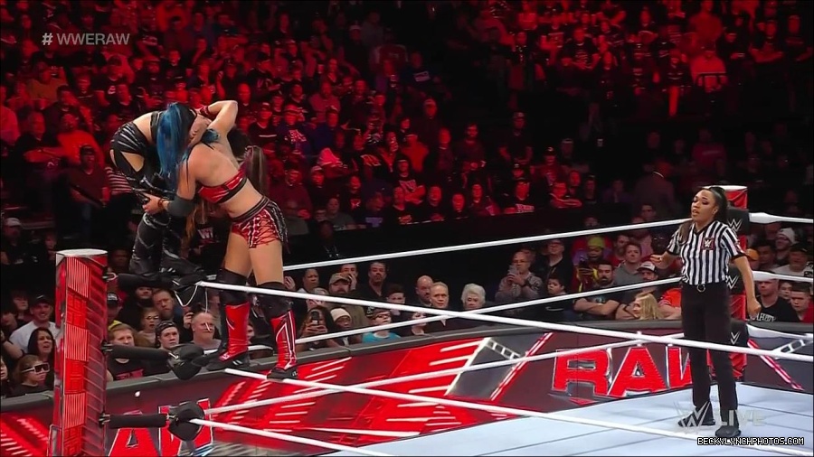 WWE_Monday_Night_Raw_2023_01_02_720p_HDTV_x264-NWCHD_mp4_005525926.jpg