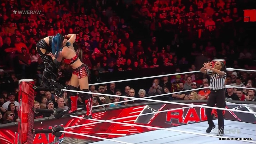 WWE_Monday_Night_Raw_2023_01_02_720p_HDTV_x264-NWCHD_mp4_005526326.jpg
