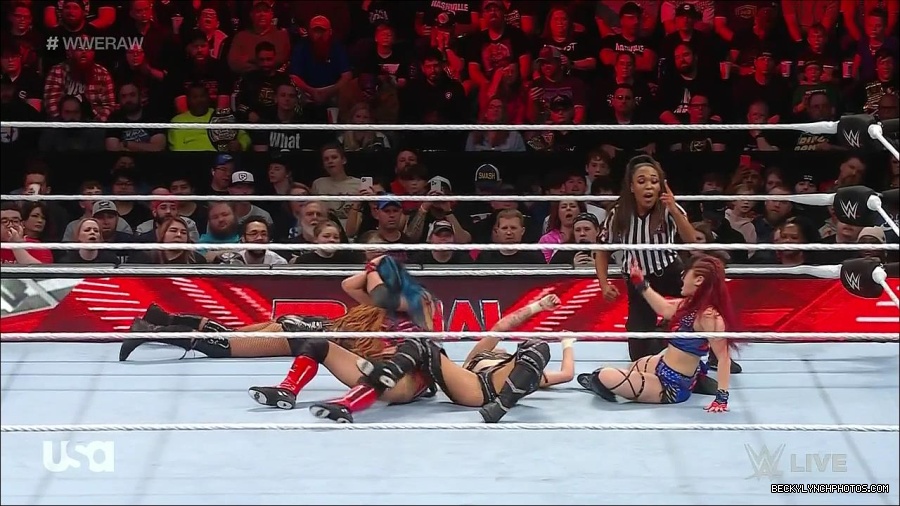 WWE_Monday_Night_Raw_2023_01_02_720p_HDTV_x264-NWCHD_mp4_005539139.jpg