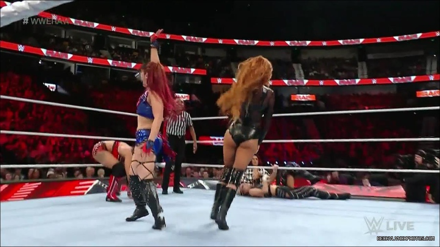 WWE_Monday_Night_Raw_2023_01_02_720p_HDTV_x264-NWCHD_mp4_005551952.jpg
