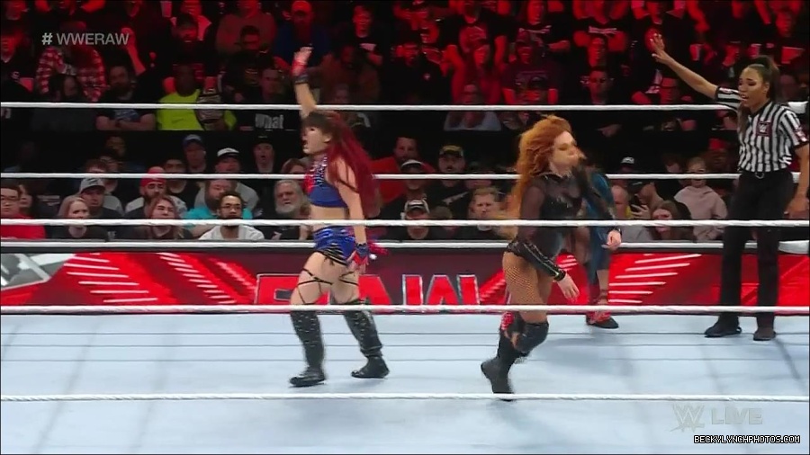 WWE_Monday_Night_Raw_2023_01_02_720p_HDTV_x264-NWCHD_mp4_005552352.jpg
