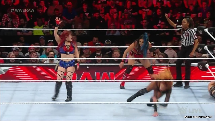 WWE_Monday_Night_Raw_2023_01_02_720p_HDTV_x264-NWCHD_mp4_005552753.jpg