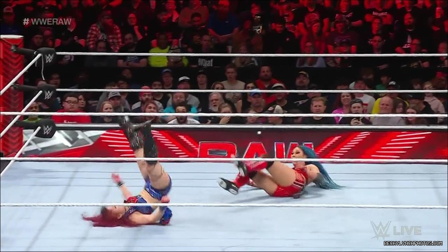 WWE_Monday_Night_Raw_2023_01_02_720p_HDTV_x264-NWCHD_mp4_005554755.jpg