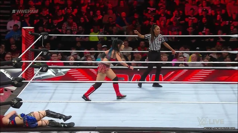 WWE_Monday_Night_Raw_2023_01_02_720p_HDTV_x264-NWCHD_mp4_005557958.jpg