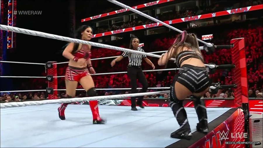 WWE_Monday_Night_Raw_2023_01_02_720p_HDTV_x264-NWCHD_mp4_005558759.jpg