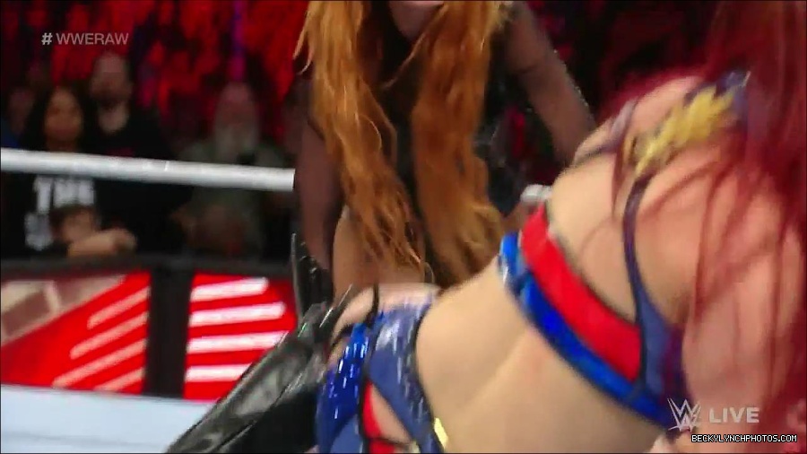 WWE_Monday_Night_Raw_2023_01_02_720p_HDTV_x264-NWCHD_mp4_005599199.jpg