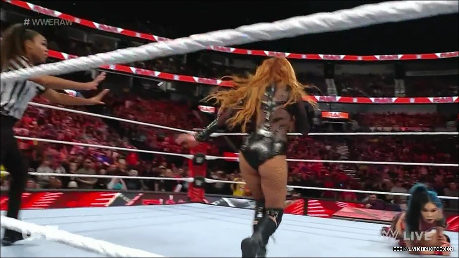 WWE_Monday_Night_Raw_2023_01_02_720p_HDTV_x264-NWCHD_mp4_005603603.jpg