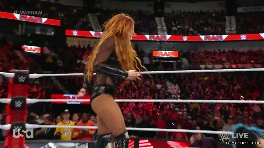 WWE_Monday_Night_Raw_2023_01_02_720p_HDTV_x264-NWCHD_mp4_005604404.jpg