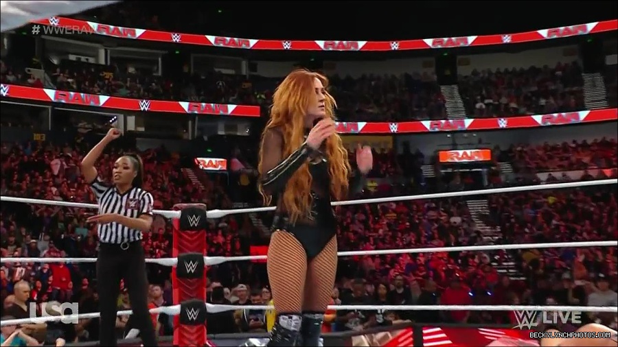 WWE_Monday_Night_Raw_2023_01_02_720p_HDTV_x264-NWCHD_mp4_005607607.jpg