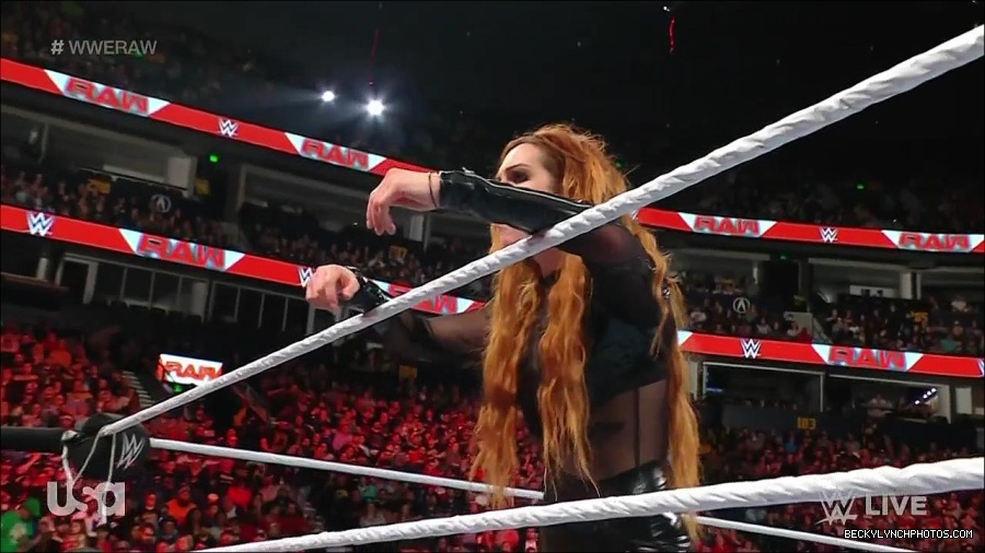 WWE_Monday_Night_Raw_2023_01_02_720p_HDTV_x264-NWCHD_mp4_005611611.jpg