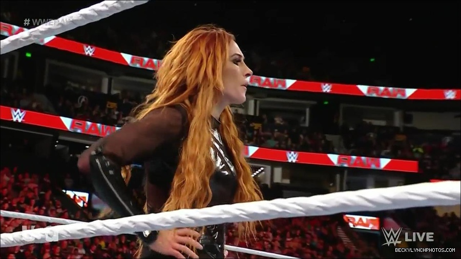 WWE_Monday_Night_Raw_2023_01_02_720p_HDTV_x264-NWCHD_mp4_005616416.jpg