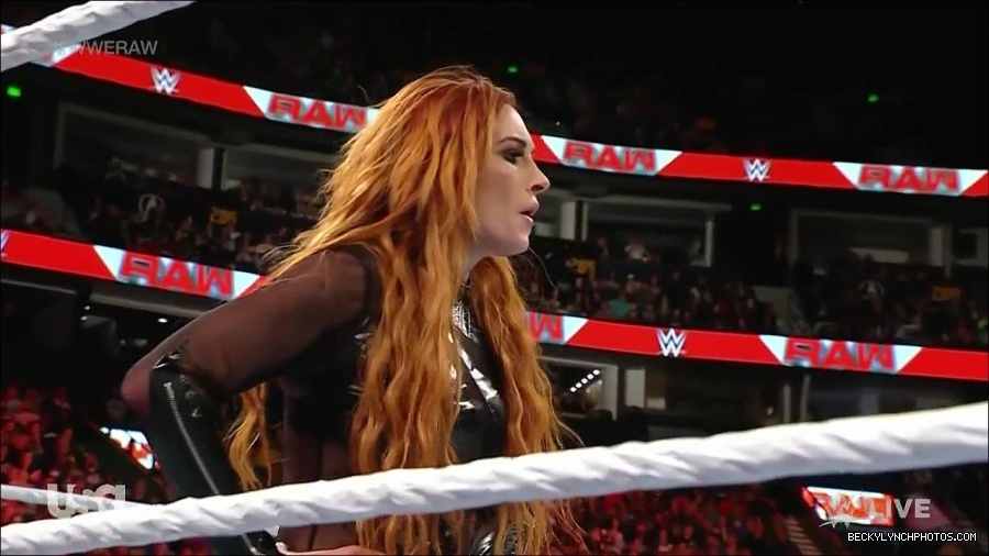 WWE_Monday_Night_Raw_2023_01_02_720p_HDTV_x264-NWCHD_mp4_005616817.jpg