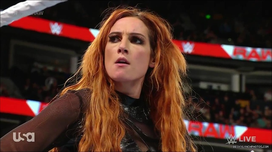 WWE_Monday_Night_Raw_2023_01_02_720p_HDTV_x264-NWCHD_mp4_005620020.jpg