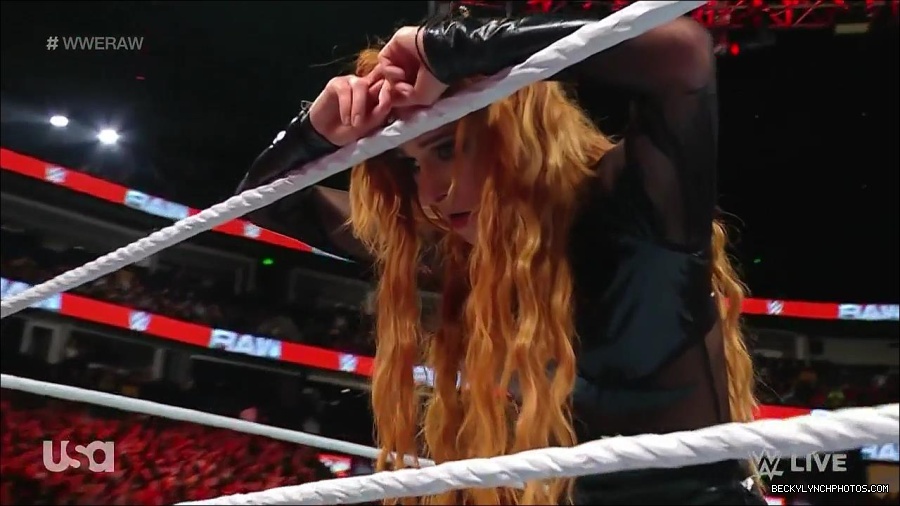 WWE_Monday_Night_Raw_2023_01_02_720p_HDTV_x264-NWCHD_mp4_005627627.jpg