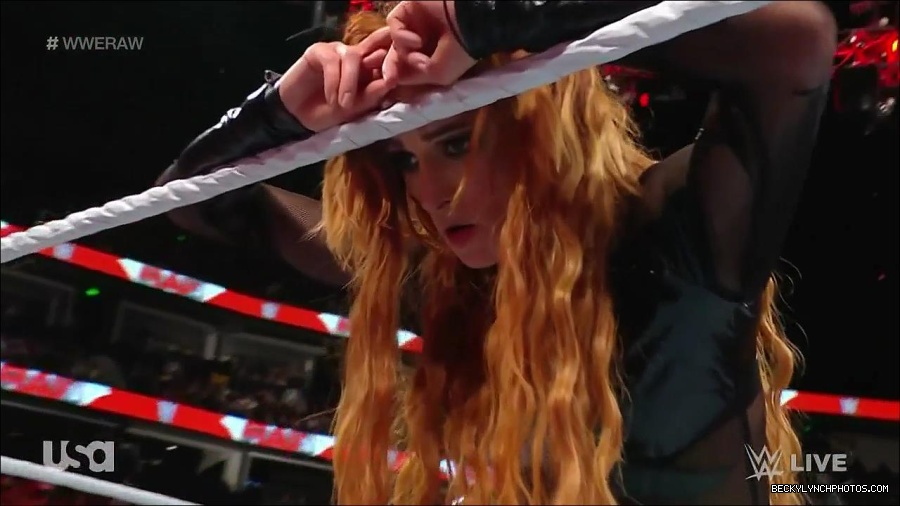 WWE_Monday_Night_Raw_2023_01_02_720p_HDTV_x264-NWCHD_mp4_005628028.jpg