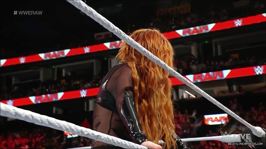 WWE_Monday_Night_Raw_2023_01_02_720p_HDTV_x264-NWCHD_mp4_005666466.jpg