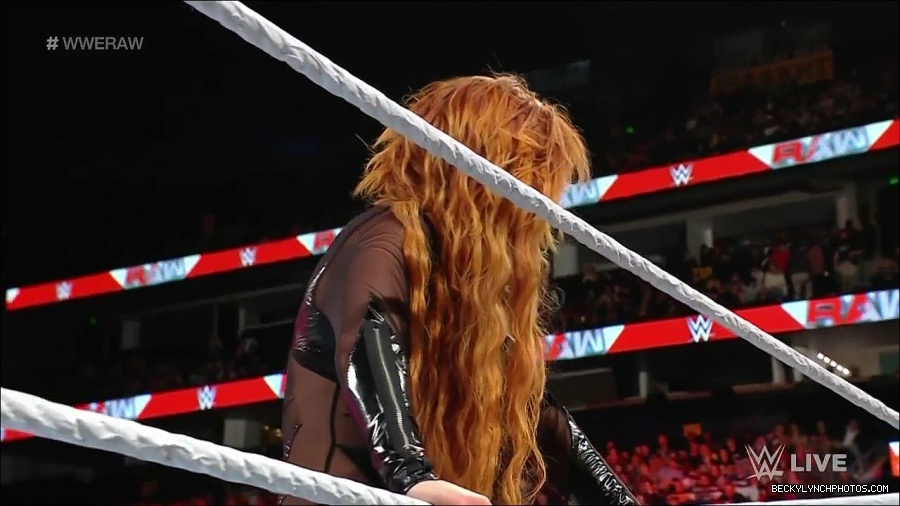 WWE_Monday_Night_Raw_2023_01_02_720p_HDTV_x264-NWCHD_mp4_005667267.jpg
