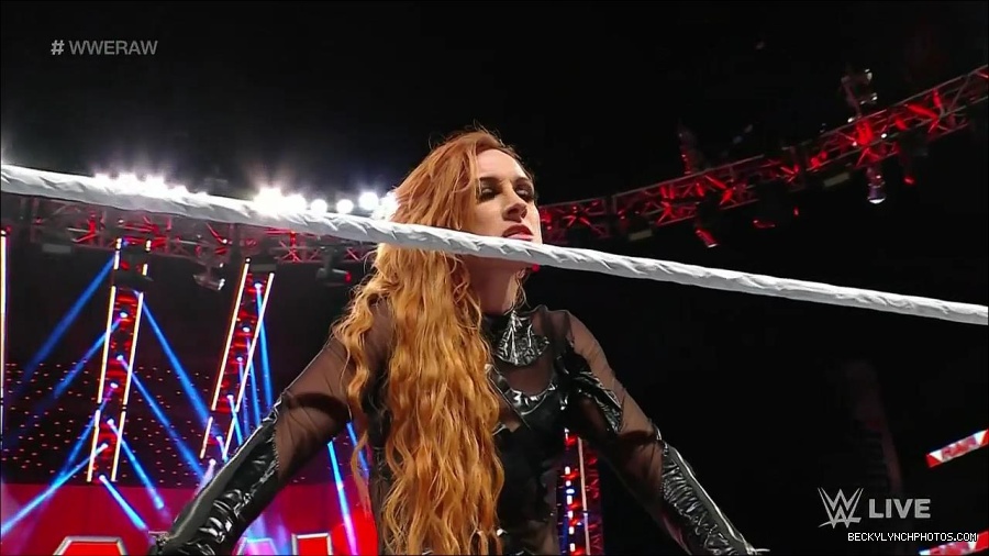 WWE_Monday_Night_Raw_2023_01_02_720p_HDTV_x264-NWCHD_mp4_005671271.jpg