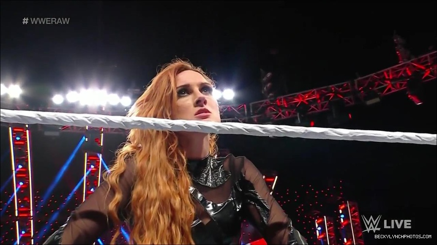 WWE_Monday_Night_Raw_2023_01_02_720p_HDTV_x264-NWCHD_mp4_005672873.jpg