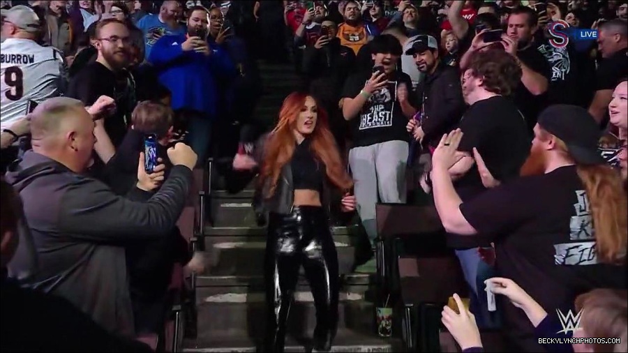 WWE_Monday_Night_RAW_2023_01_16_720p_HDTV_x264-Star_mp4_002490666.jpg