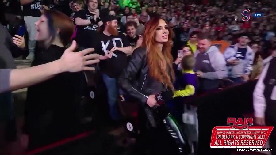 WWE_Monday_Night_RAW_2023_01_16_720p_HDTV_x264-Star_mp4_002493466.jpg