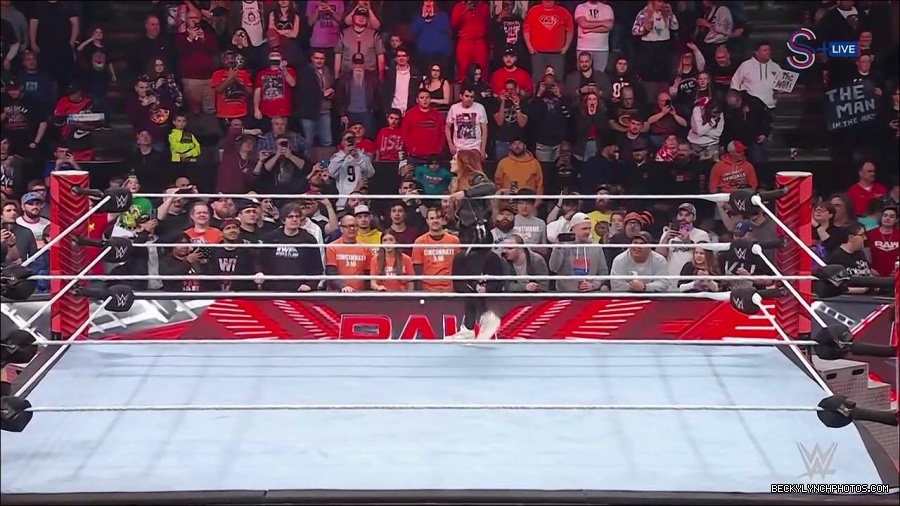 WWE_Monday_Night_RAW_2023_01_16_720p_HDTV_x264-Star_mp4_002525066.jpg