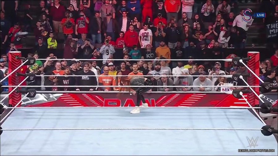 WWE_Monday_Night_RAW_2023_01_16_720p_HDTV_x264-Star_mp4_002526266.jpg