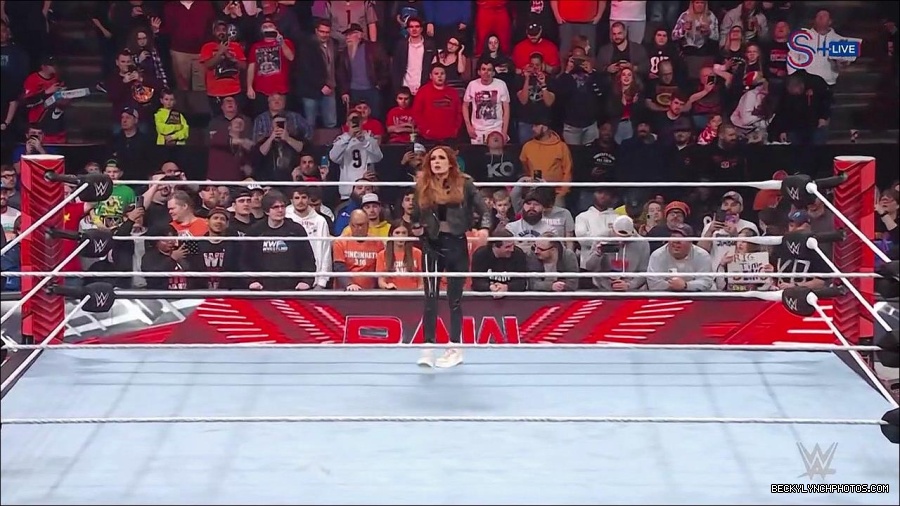 WWE_Monday_Night_RAW_2023_01_16_720p_HDTV_x264-Star_mp4_002527066.jpg