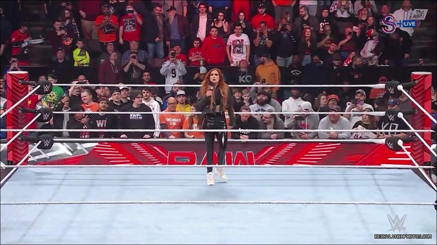 WWE_Monday_Night_RAW_2023_01_16_720p_HDTV_x264-Star_mp4_002527466.jpg