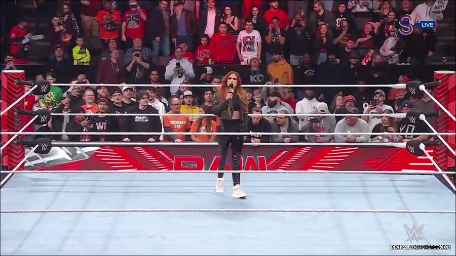 WWE_Monday_Night_RAW_2023_01_16_720p_HDTV_x264-Star_mp4_002527866.jpg