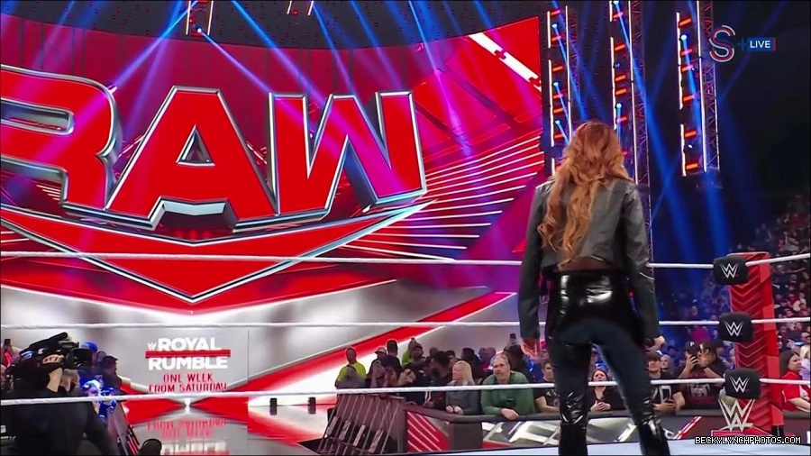 WWE_Monday_Night_RAW_2023_01_16_720p_HDTV_x264-Star_mp4_002533066.jpg