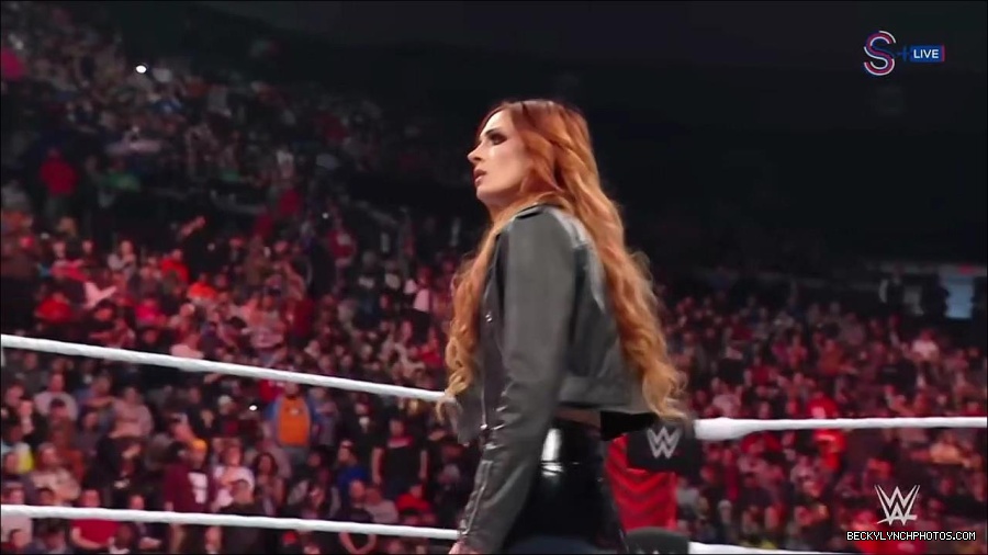 WWE_Monday_Night_RAW_2023_01_16_720p_HDTV_x264-Star_mp4_002533866.jpg