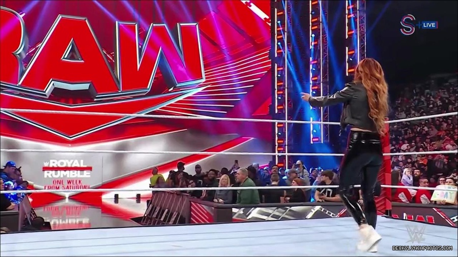 WWE_Monday_Night_RAW_2023_01_16_720p_HDTV_x264-Star_mp4_002544666.jpg