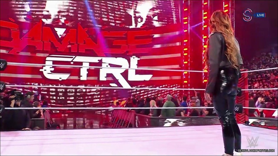 WWE_Monday_Night_RAW_2023_01_16_720p_HDTV_x264-Star_mp4_002554966.jpg