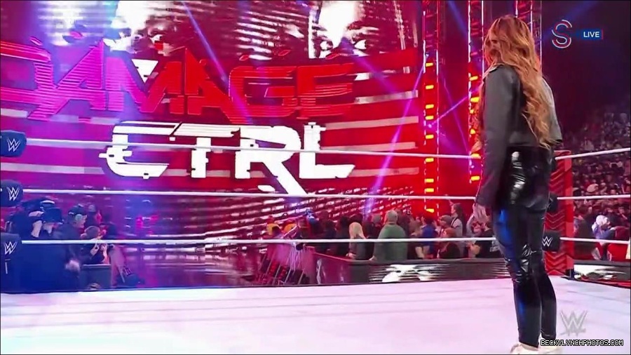 WWE_Monday_Night_RAW_2023_01_16_720p_HDTV_x264-Star_mp4_002555766.jpg