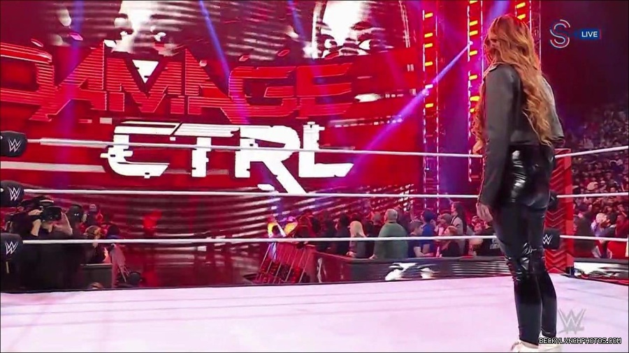 WWE_Monday_Night_RAW_2023_01_16_720p_HDTV_x264-Star_mp4_002556166.jpg
