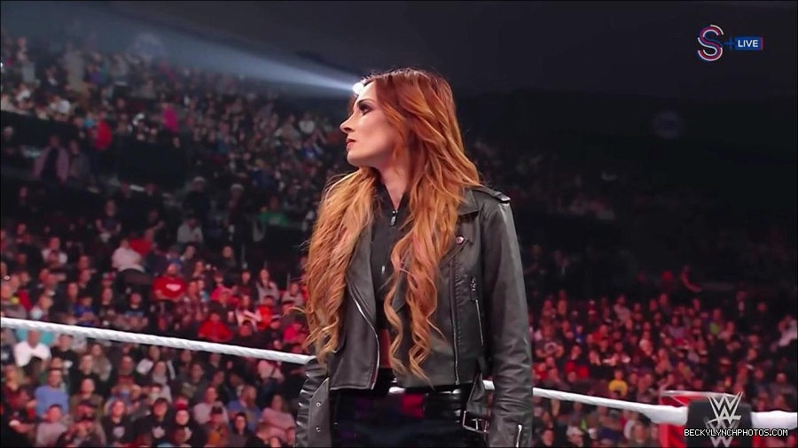 WWE_Monday_Night_RAW_2023_01_16_720p_HDTV_x264-Star_mp4_002576166.jpg