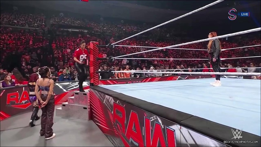 WWE_Monday_Night_RAW_2023_01_16_720p_HDTV_x264-Star_mp4_002625766.jpg