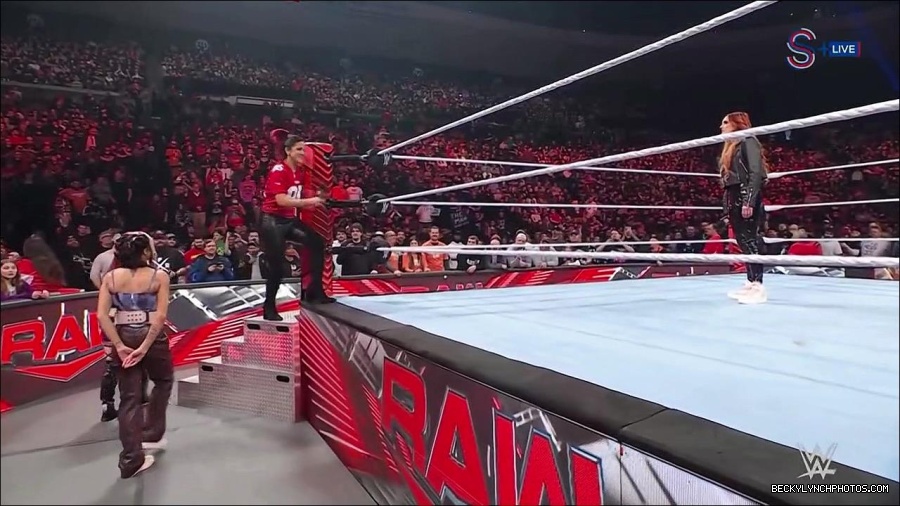 WWE_Monday_Night_RAW_2023_01_16_720p_HDTV_x264-Star_mp4_002626166.jpg
