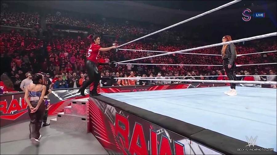 WWE_Monday_Night_RAW_2023_01_16_720p_HDTV_x264-Star_mp4_002626566.jpg