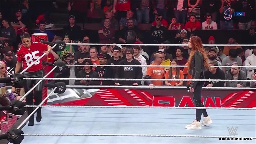 WWE_Monday_Night_RAW_2023_01_16_720p_HDTV_x264-Star_mp4_002628566.jpg