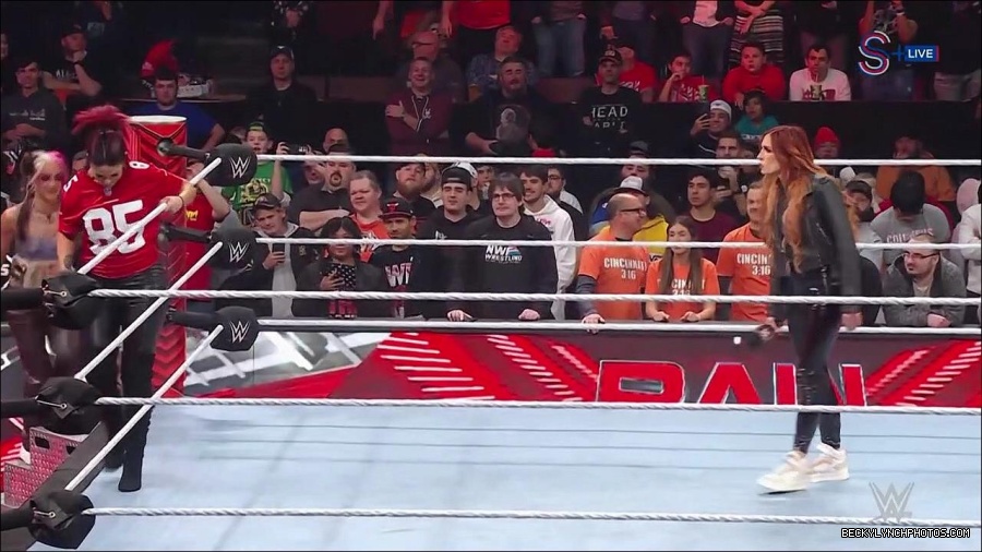 WWE_Monday_Night_RAW_2023_01_16_720p_HDTV_x264-Star_mp4_002629366.jpg