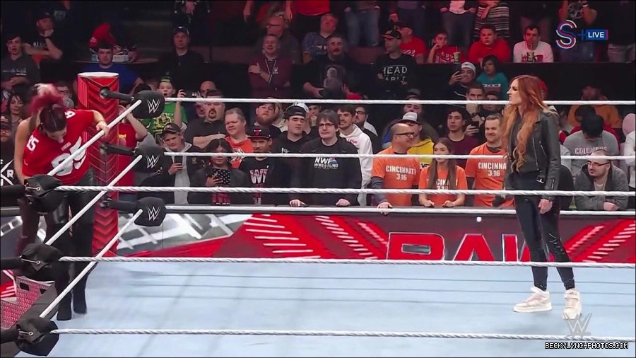 WWE_Monday_Night_RAW_2023_01_16_720p_HDTV_x264-Star_mp4_002629766.jpg