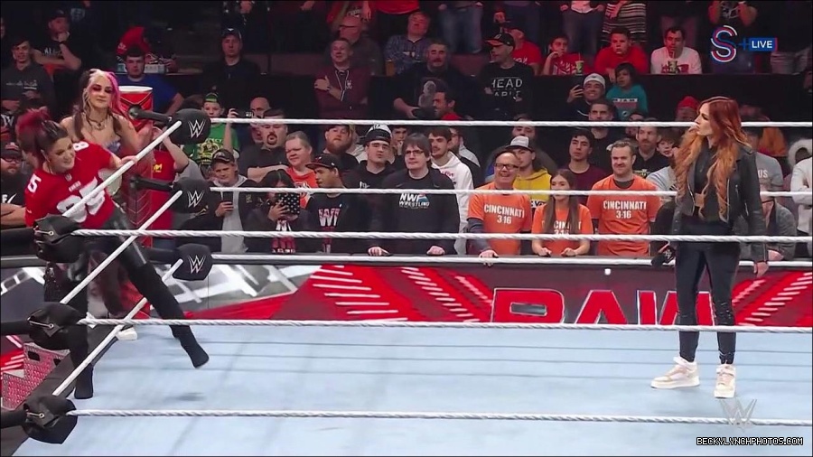 WWE_Monday_Night_RAW_2023_01_16_720p_HDTV_x264-Star_mp4_002630566.jpg