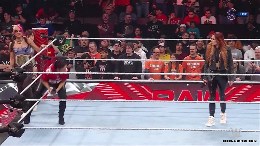 WWE_Monday_Night_RAW_2023_01_16_720p_HDTV_x264-Star_mp4_002631766.jpg